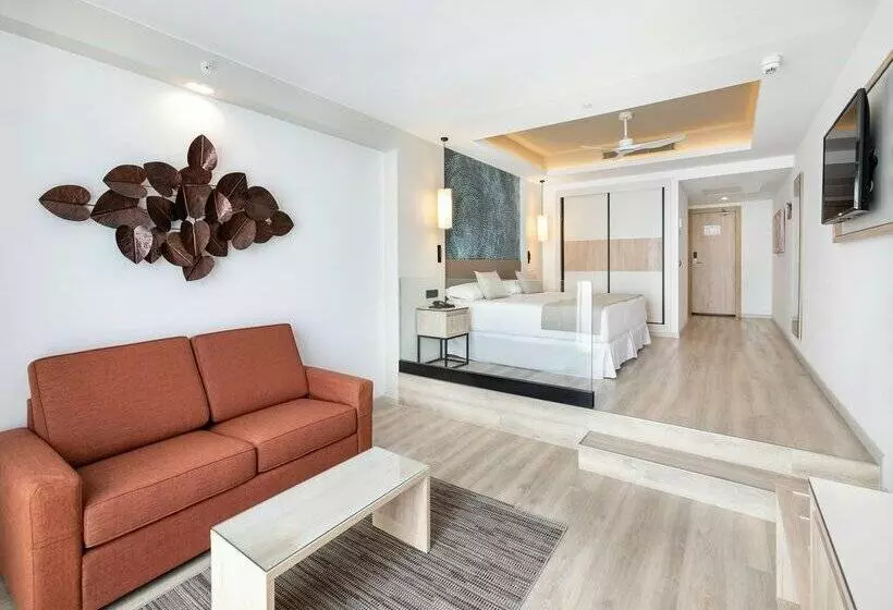 سوییت سینیور با چشم‌انداز دریا, Hotel Riu Palace Jandia