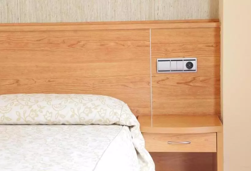 Habitación Estándar Individual, Rusadir