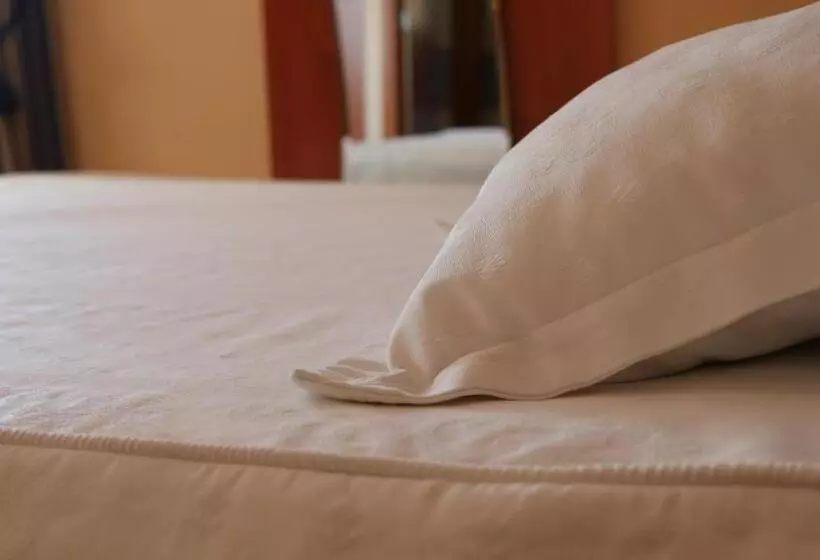 Suite, Rusadir