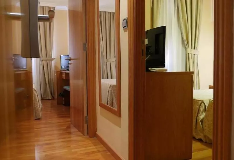 Habitación Cuádruple Clásica, Rusadir
