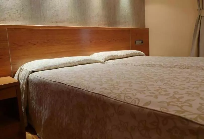 Habitación Cuádruple Clásica, Rusadir