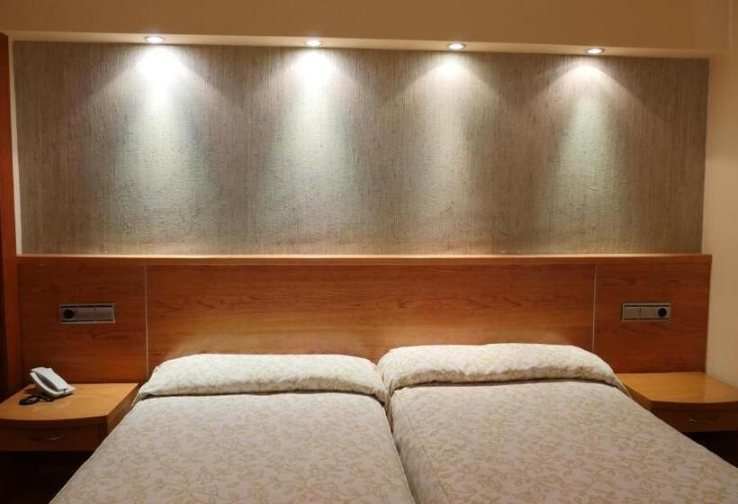 اتاق کلاسیک چهارنفره, Rusadir