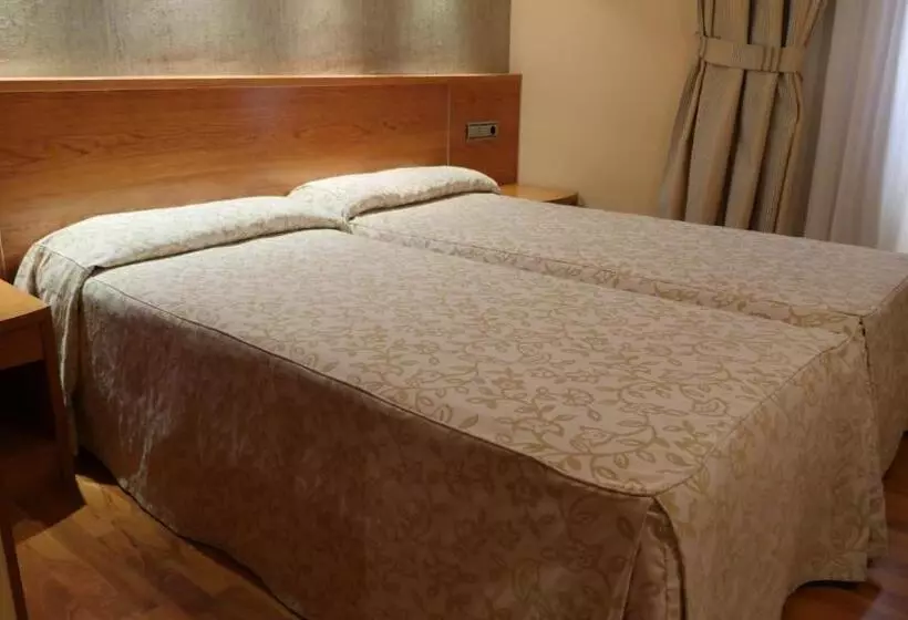 Habitación Cuádruple Clásica, Rusadir
