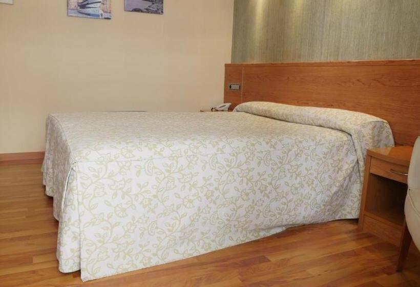 اتاق استاندارد یک نفره, Rusadir