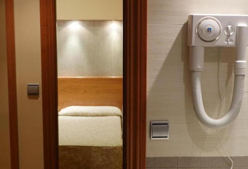 اتاق کلاسیک چهارنفره, Rusadir