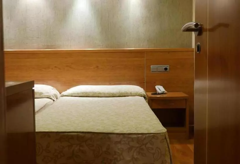 Habitación Cuádruple Clásica, Rusadir
