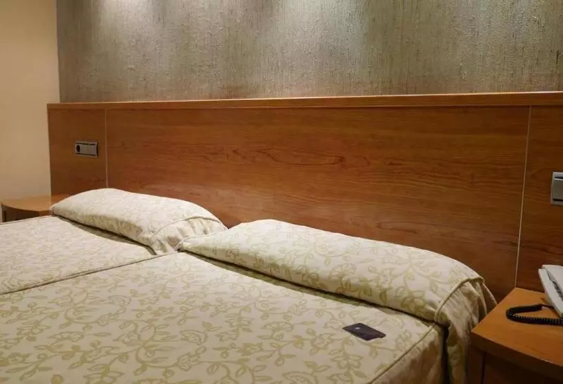 Habitación Cuádruple Clásica, Rusadir