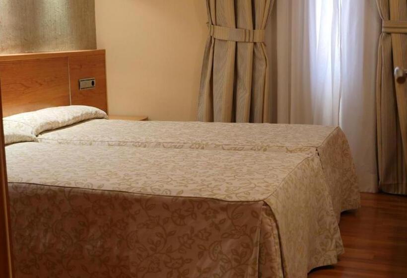 اتاق کلاسیک چهارنفره, Rusadir