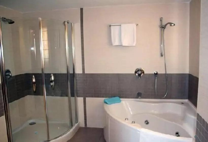 Suite, Rusadir