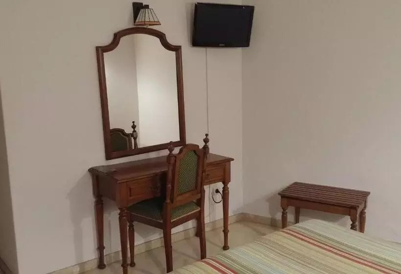 اتاق استاندارد یک نفره, Serantes