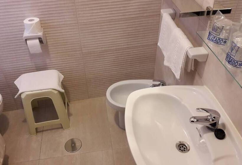 标准间, Torres Touriño