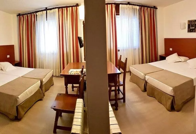 スタンダード４人部屋, Torres Touriño