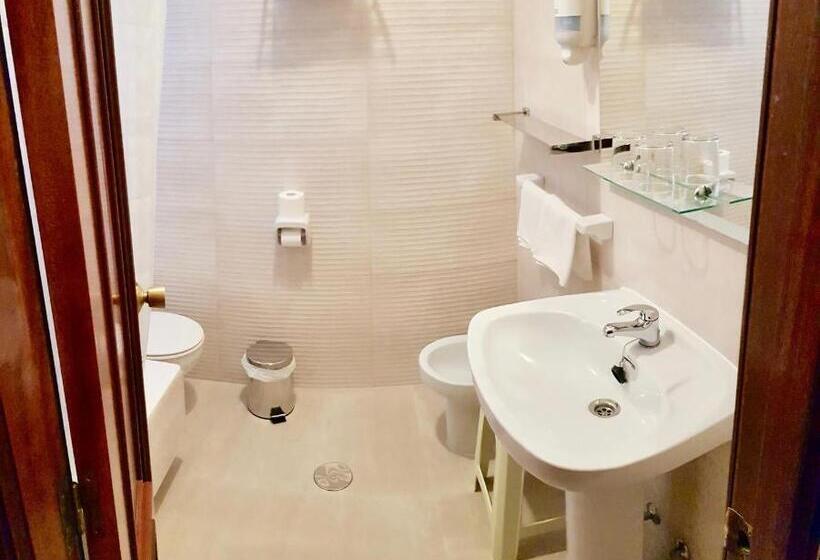 标准间, Torres Touriño