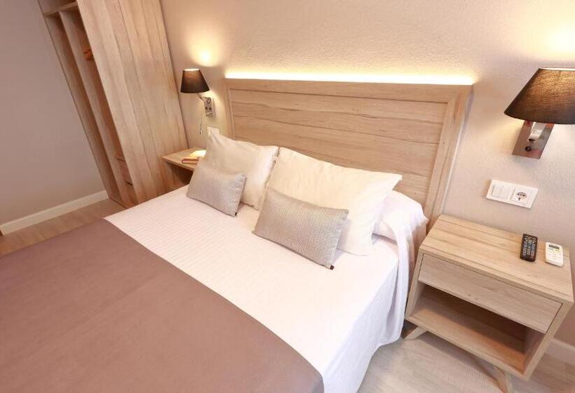 غرفة قياسية, Villa De Verín