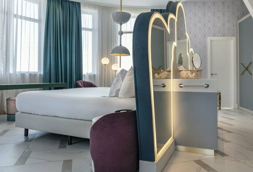 اتاق لوکس با چشمانداز, Vincci Capitol