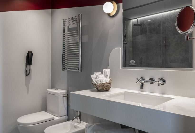 اتاق اکونومی, Vincci Capitol