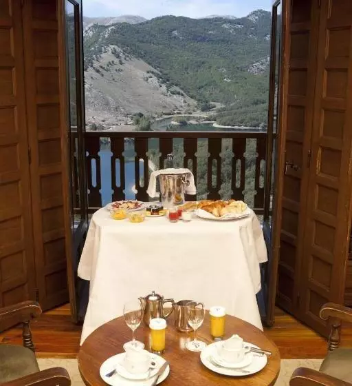 スーペリアールーム, Parador De Cervera De Pisuerga