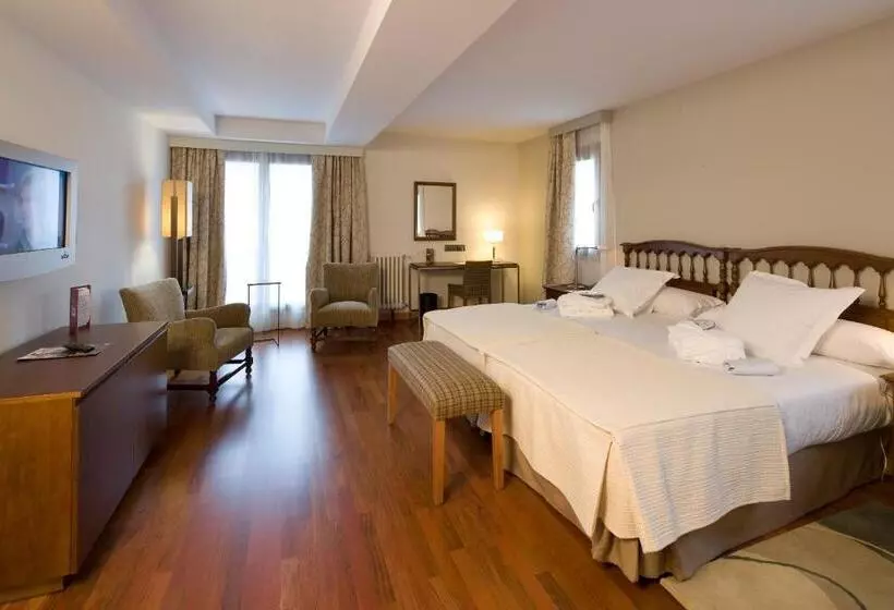 اتاق استاندارد, Parador de Villafranca del Bierzo