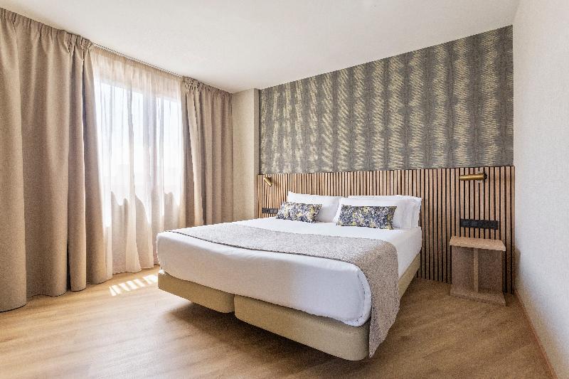 اتاق استاندارد چهار تخته, Rafaelhoteles Piramides