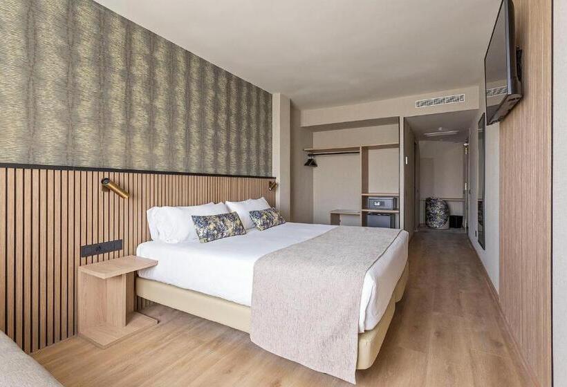 اتاق استاندارد سه نفره, Rafaelhoteles Piramides