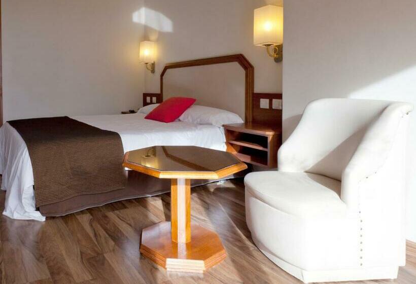 اتاق استاندارد, Senator Barajas