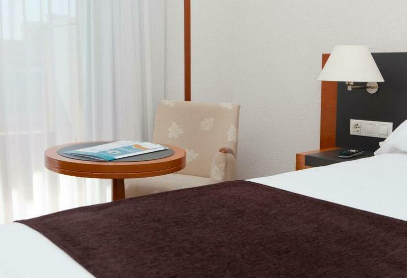 اتاق استاندارد, Senator Barajas