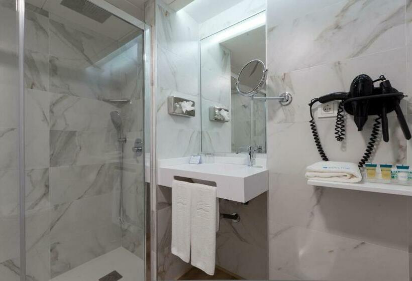 اتاق اجرایی, Senator Barajas