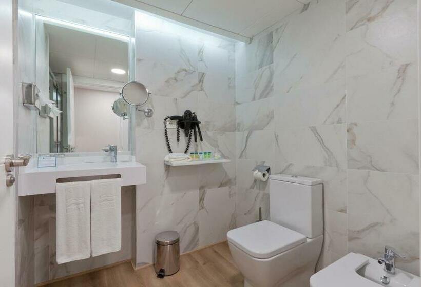 اتاق اجرایی, Senator Barajas