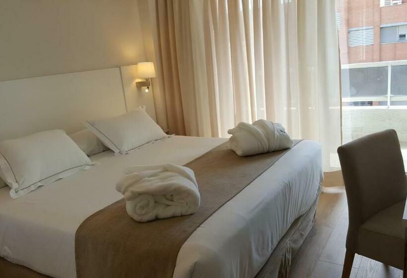 اتاق سوپریور, Senator Barajas