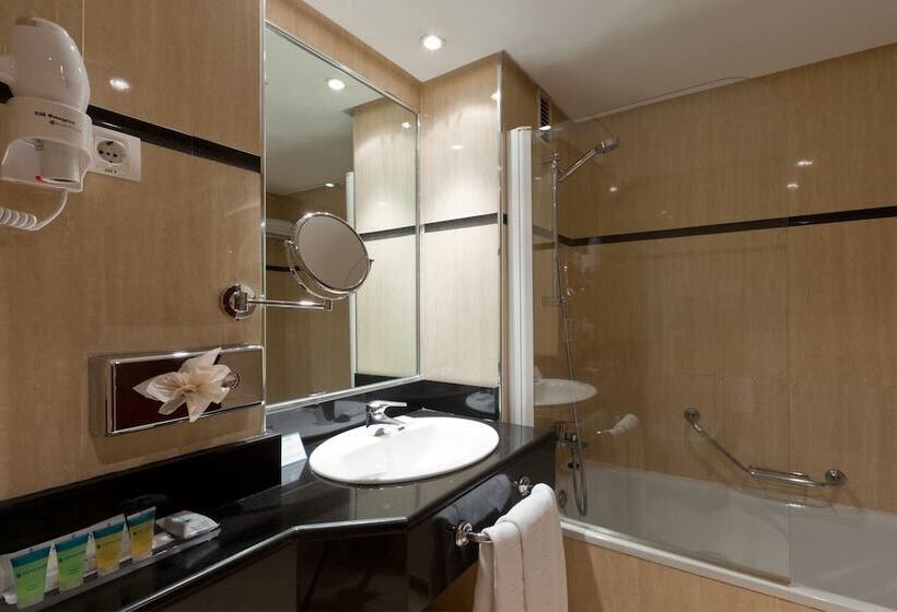 اتاق استاندارد, Senator Barajas