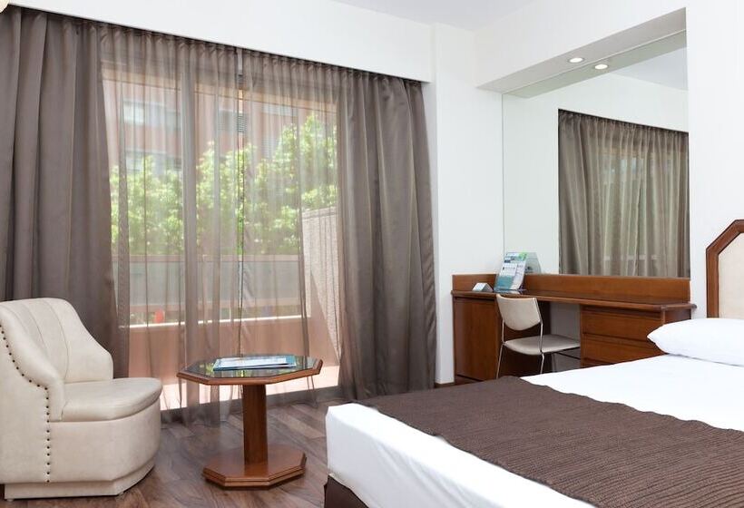 اتاق استاندارد, Senator Barajas