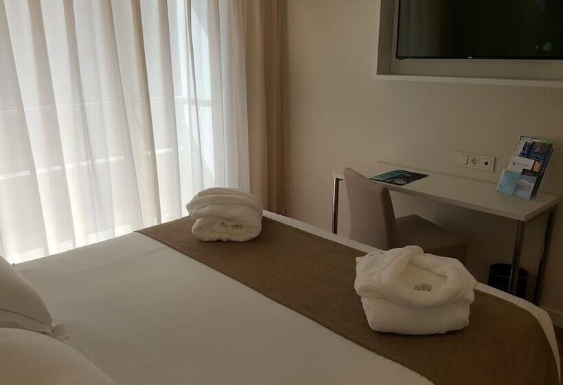 اتاق سوپریور, Senator Barajas