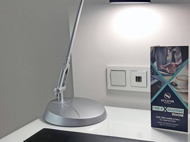 اتاق اجرایی, Senator Barajas