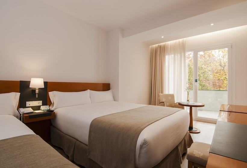 اتاق خانوادگی, Senator Barajas