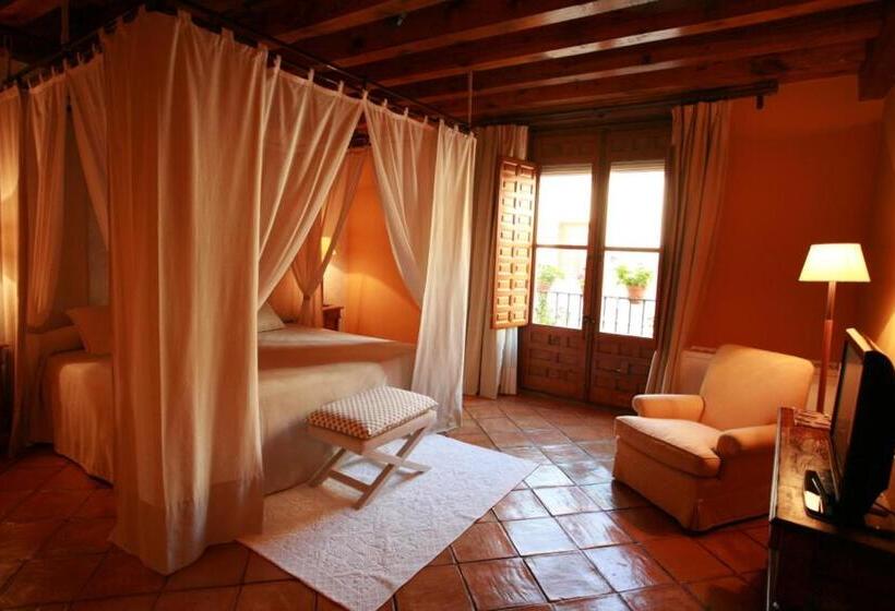 سوییت لوکس, El Hotel De La Villa