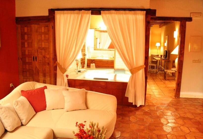 سوییت لوکس, El Hotel De La Villa