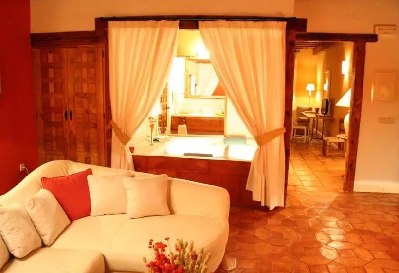 デラックススイート, El Hotel De La Villa