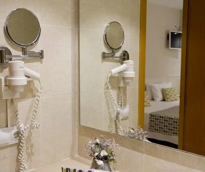 سوییت جونیور, ALEGRIA Plaza Paris & Spa 4*SUP