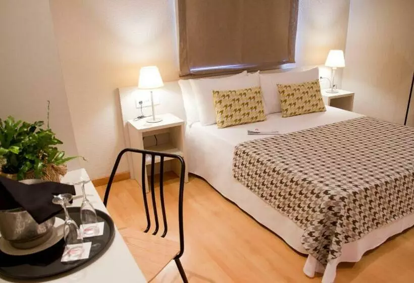 اتاق استاندارد یک نفره, ALEGRIA Plaza Paris & Spa 4*SUP