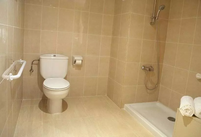 اتاق استاندارد با چشم‌انداز استخر, ALEGRIA Plaza Paris & Spa 4*SUP