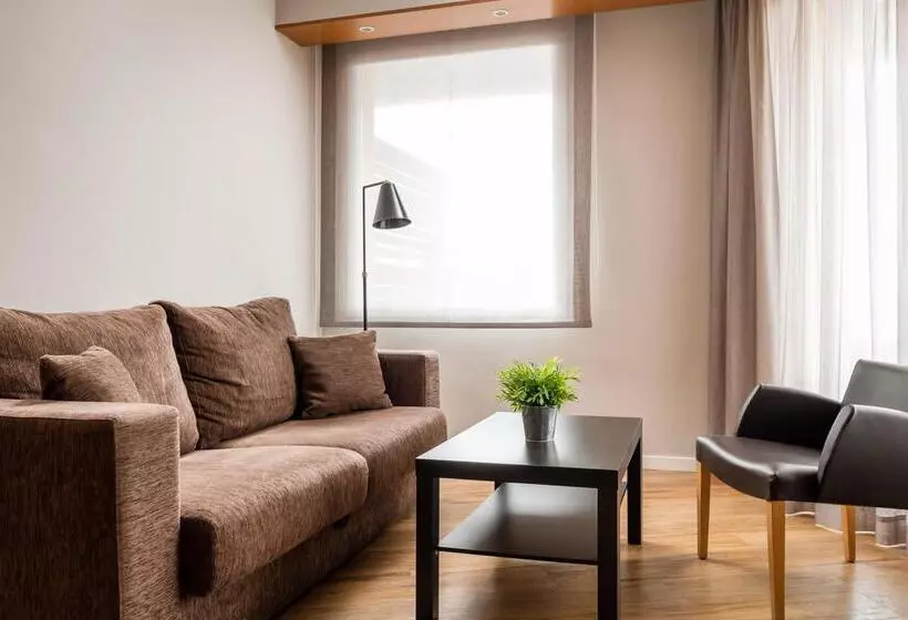 سوییت جونیور, ALEGRIA Plaza Paris & Spa 4*SUP