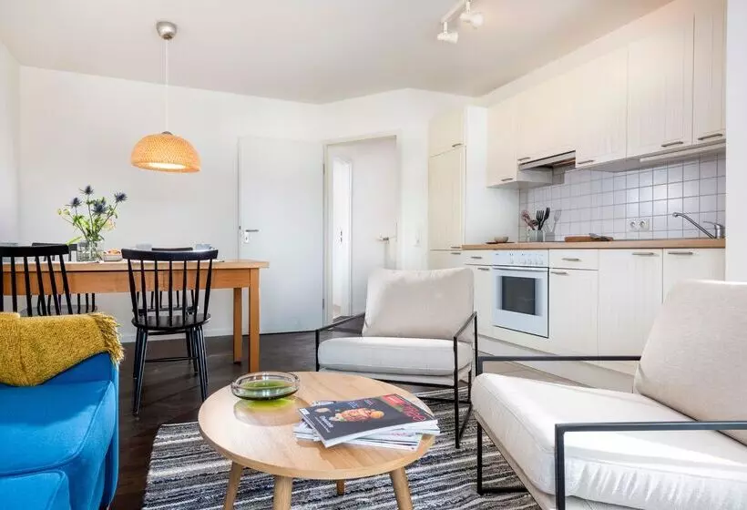اتاق استاندارد سه تخته با چشم‌انداز استخر, ALEGRIA Plaza Paris & Spa 4*SUP