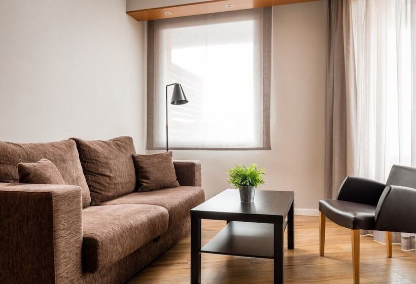 ジュニアスイート, ALEGRIA Plaza Paris SUP