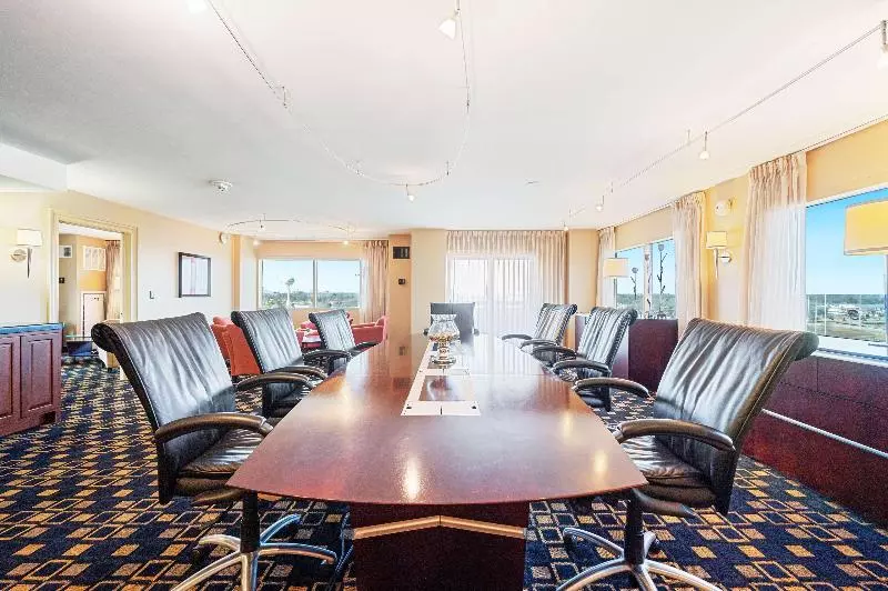 اتاق استاندارد با چشم‌انداز استخر, ALEGRIA Plaza Paris & Spa 4*SUP