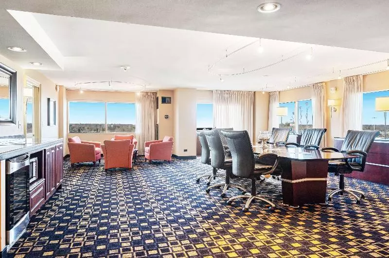 اتاق استاندارد با چشم‌انداز استخر, ALEGRIA Plaza Paris & Spa 4*SUP