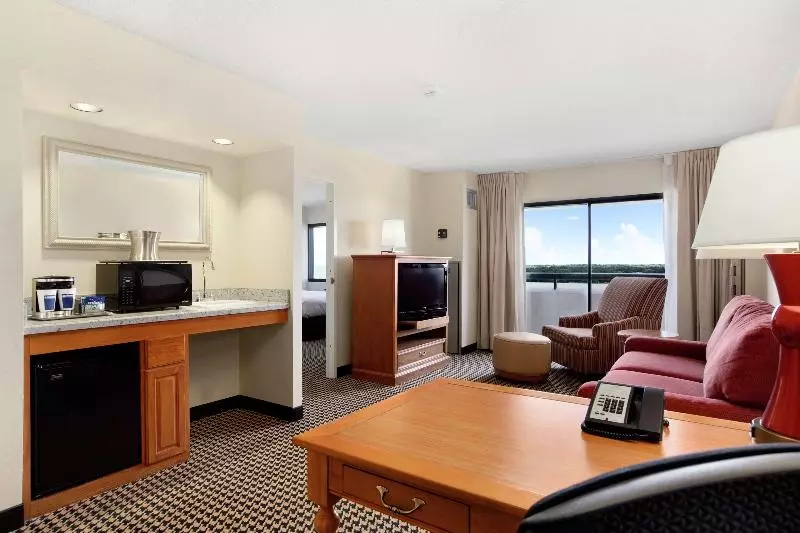 اتاق استاندارد با چشم‌انداز استخر, ALEGRIA Plaza Paris & Spa 4*SUP