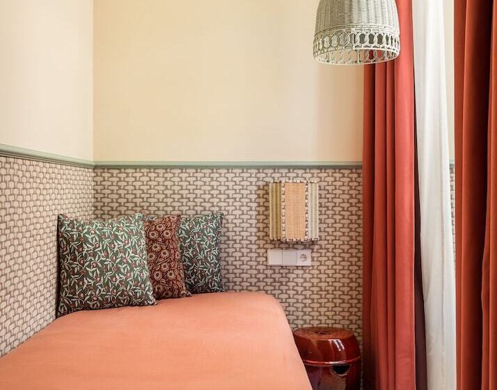 اتاق استاندارد سه نفره, Bypillow Abril