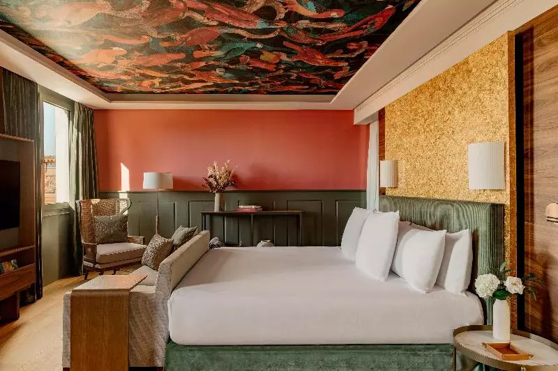 سوئیت با چشم‌انداز, Colón Gran Meliá   The Leading Hotels Of The World