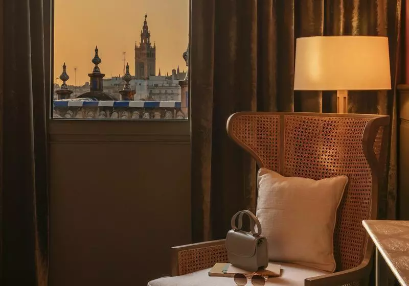 سوئیت با چشم‌انداز, Colón Gran Meliá   The Leading Hotels Of The World