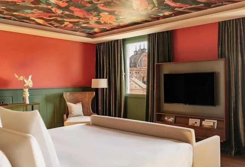 سوئیت با چشم‌انداز, Colón Gran Meliá   The Leading Hotels Of The World